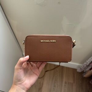 Michaek Kors Chain Wallet Brown